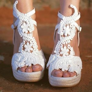 Wedge heel design White 4.33” platform 1,37” comfortable beautiful shoes